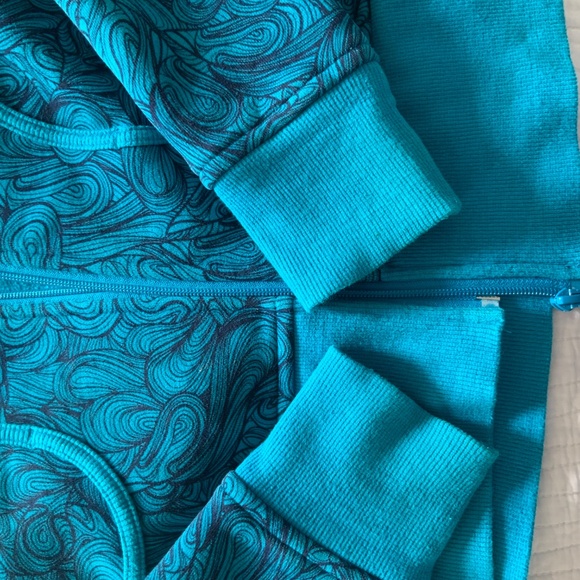 Lululemon scuba hoodie size 4, original - Picture 3 of 6